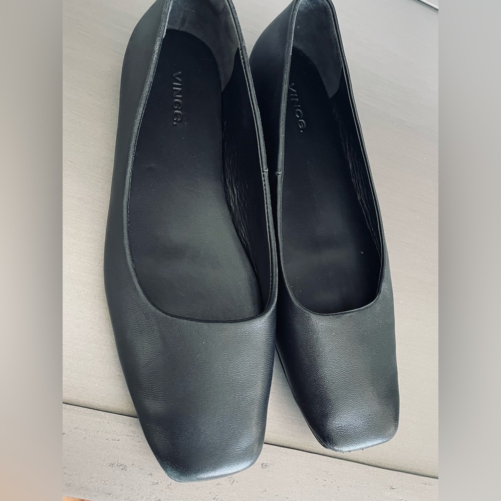 Vince Classic square toe Black Leather Flats